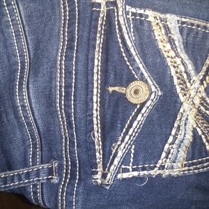 Size 11 stretchy wallflower used jeans good shape